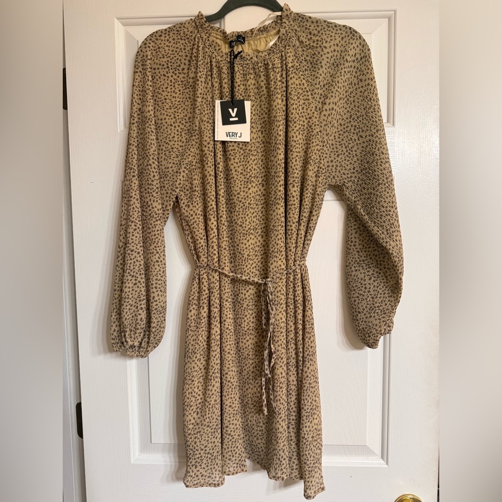 Very J Beige and Brown leopard spotted dress
